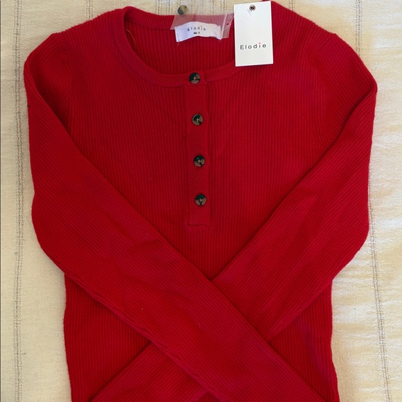 Beautiful Red Sweater - Picture 6 of 11